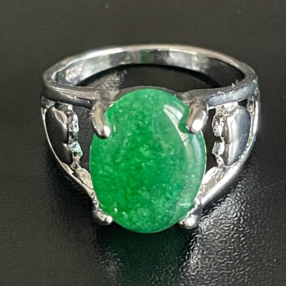 Green jade S925 silver heart ring size 8